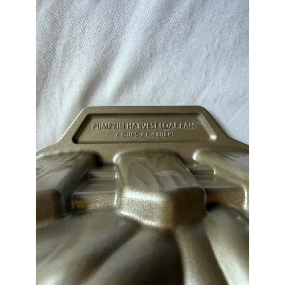 Nordic Ware Pumpkin Harvest Loaf Pan 6 Cup Cast Aluminum Gold Autumn Bakeware
